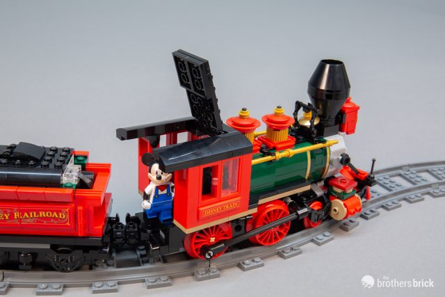 All aboard the new 3,000-piece Disneyland LEGO set, 71044 Disney