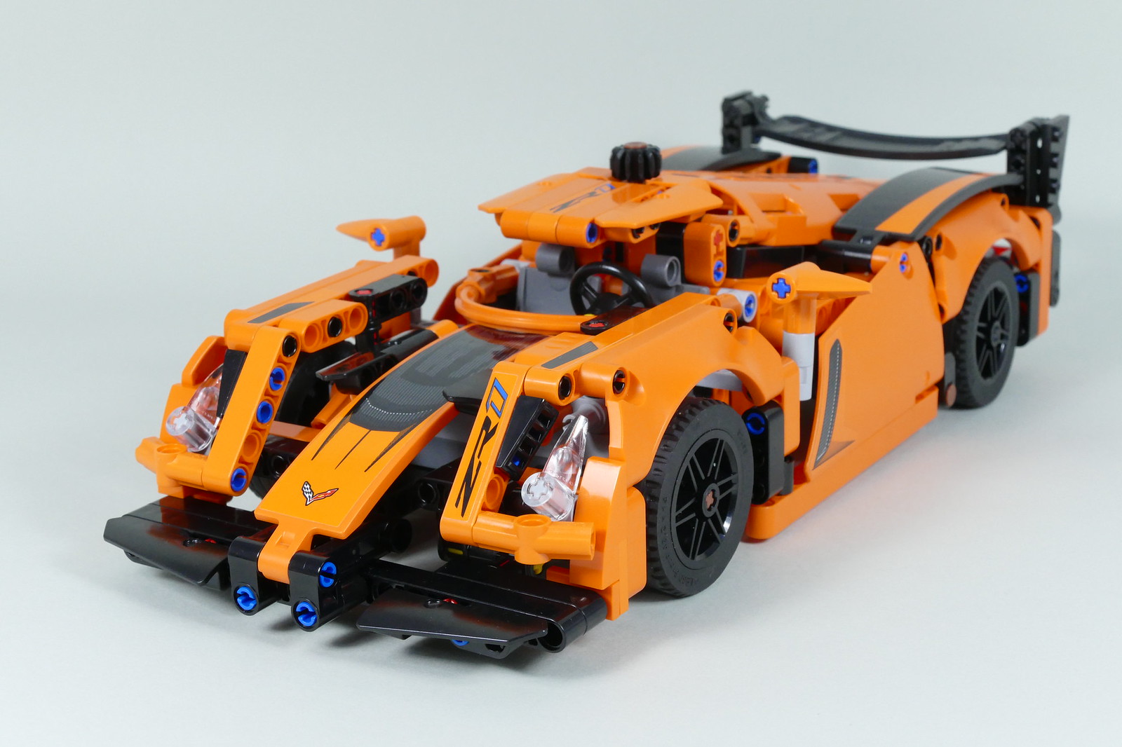 らはら This Le Mans racer is alternately awesome - The Brothers Brick