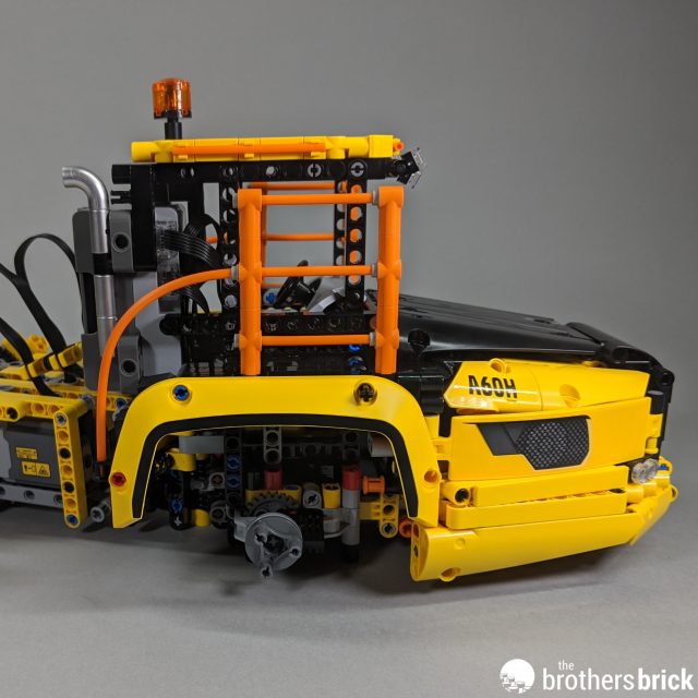 LEGO Technic 42114 6x6 Volvo Articulated Hauler [Review] - The