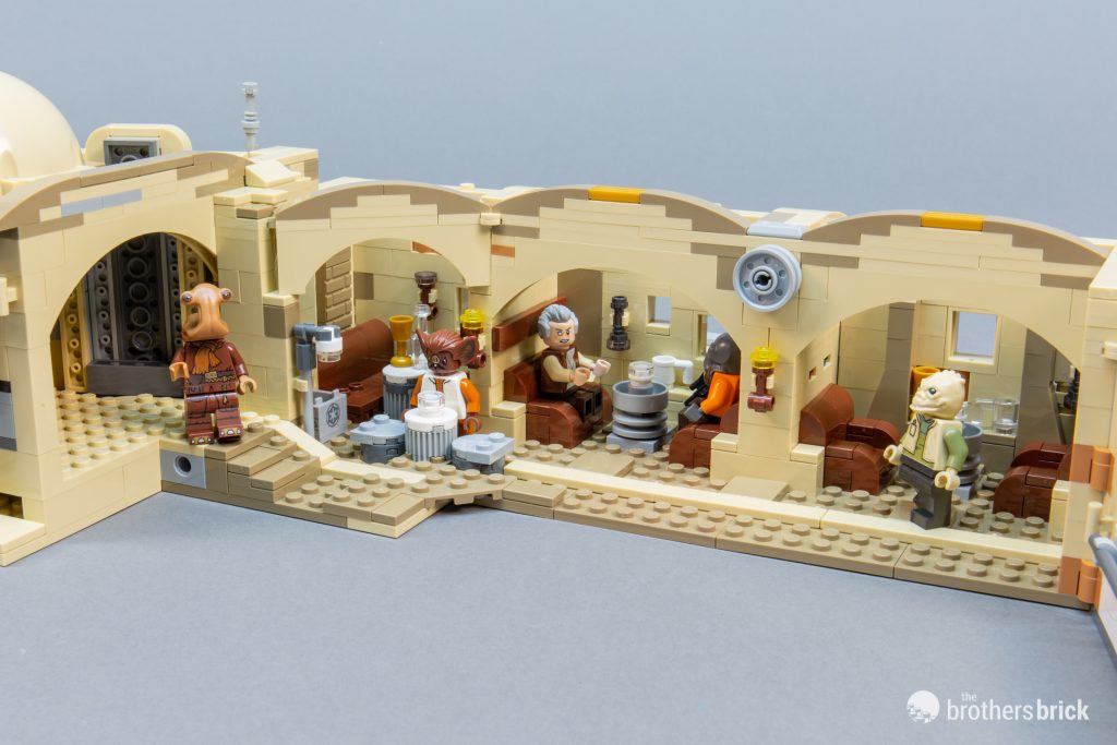 LEGO Star Wars 75290 Mos Eisley Cantina - largest Master Builder