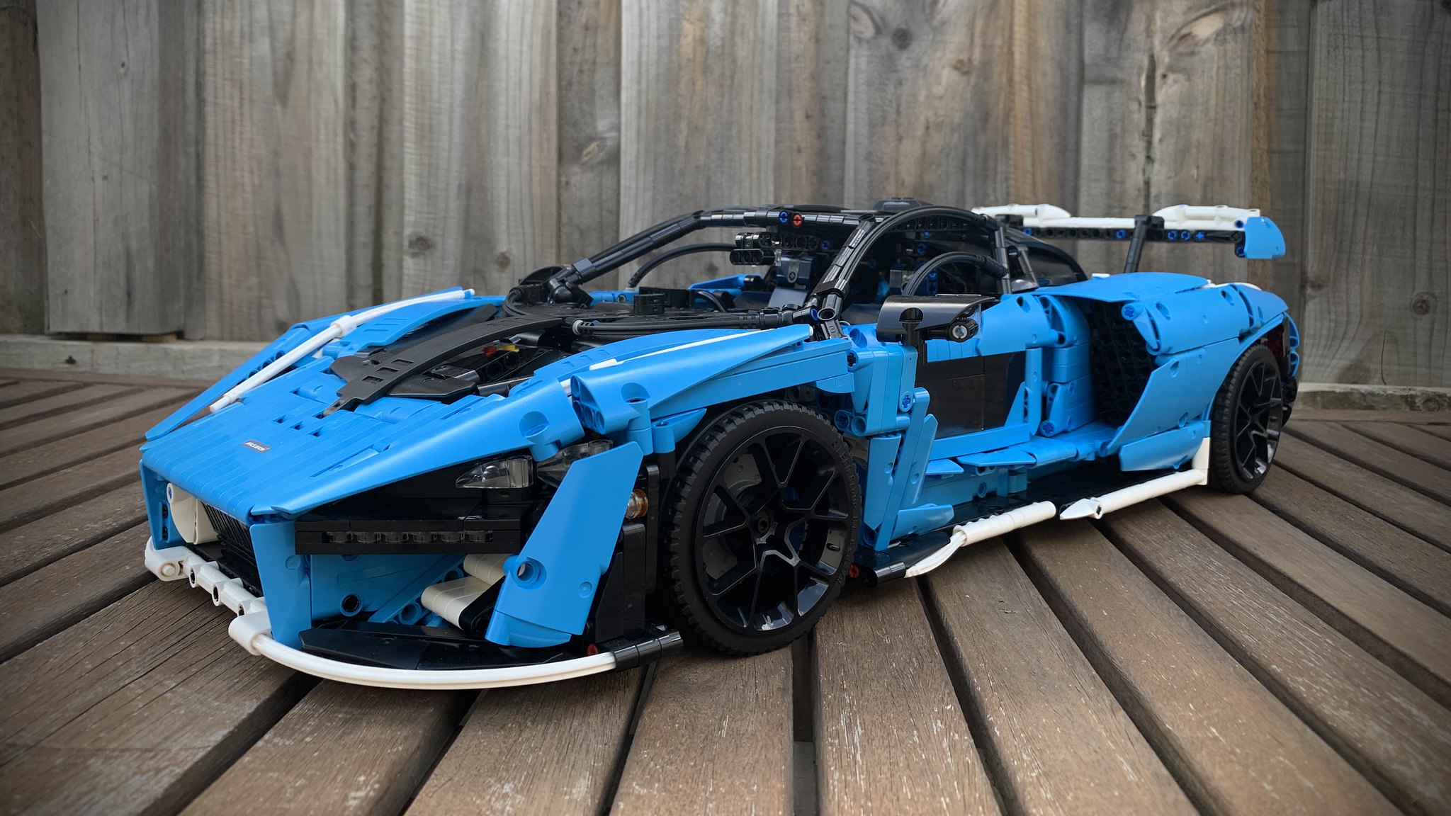 センラ Luge,A la mode,VERITE,GOSSIP,MARCEL The McLaren Senna that Technic supercar fans deserve - The