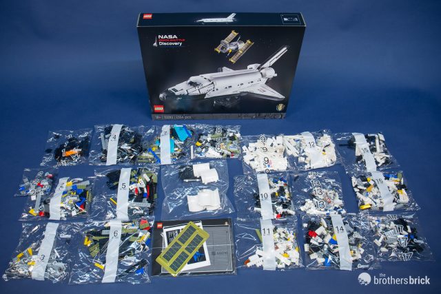 LEGO Creator Expert 10283 NASA Space Shuttle Discovery launches
