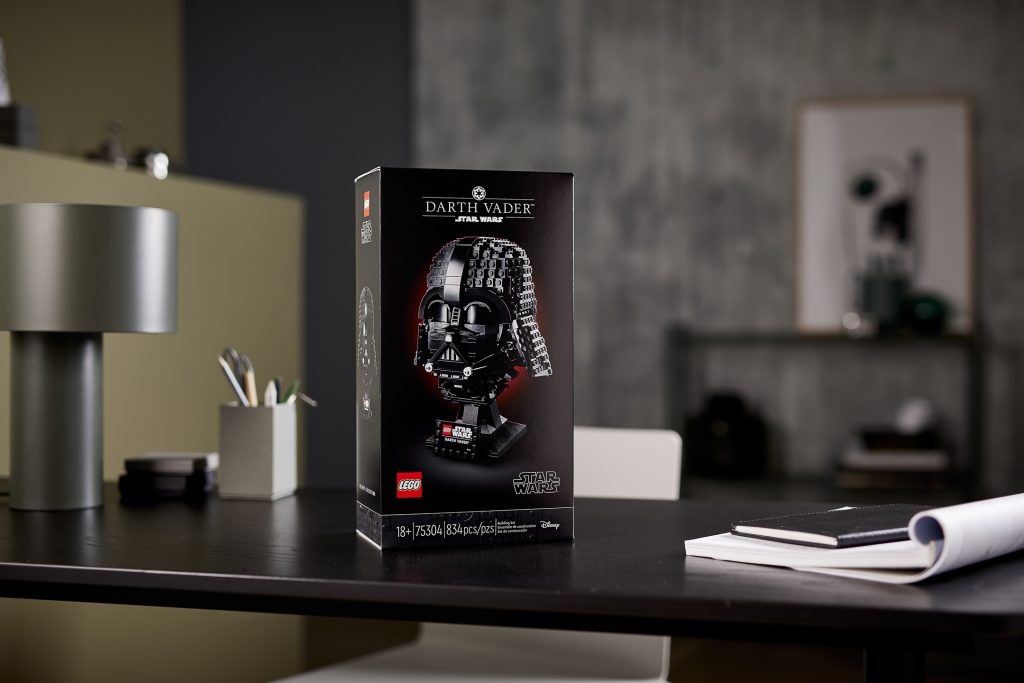 LEGO officially unveils 75304 Darth Vader, 75305 Scout Trooper
