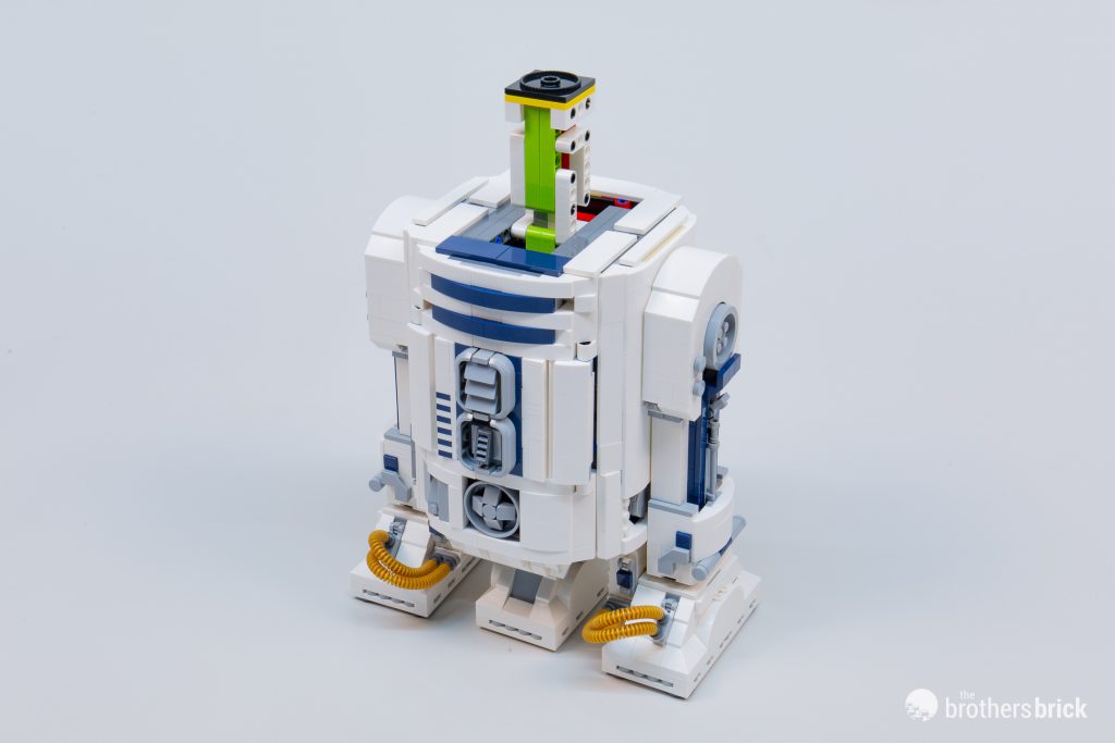 LEGO Star Wars UCS-style 75308 R2-D2 [Review] - The Brothers Brick