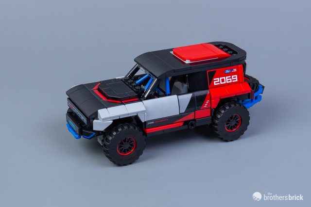LEGO Speed Champions 76905 Ford GT Heritage Edition and Bronco R