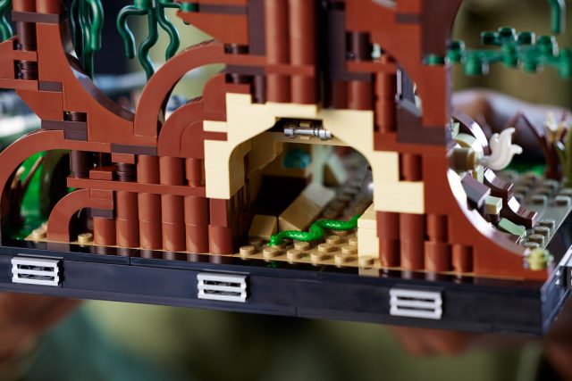 First look at LEGO Star Wars 75339 Death Star Trash Compactor as