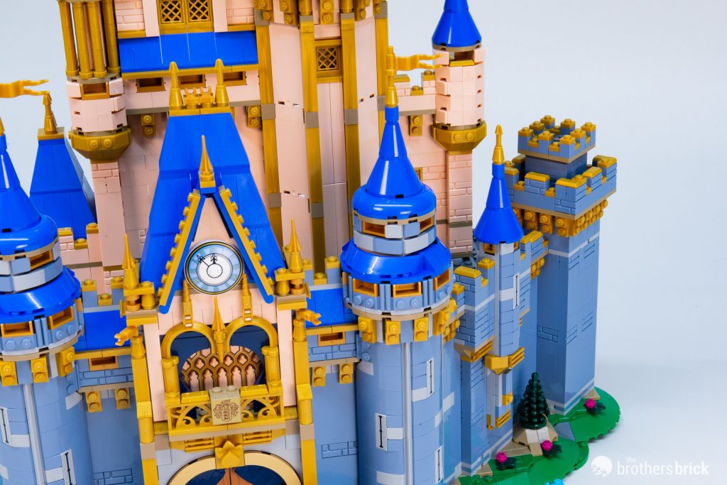 LEGO Disney 43222 The Disney Castle: new and improved? [Review