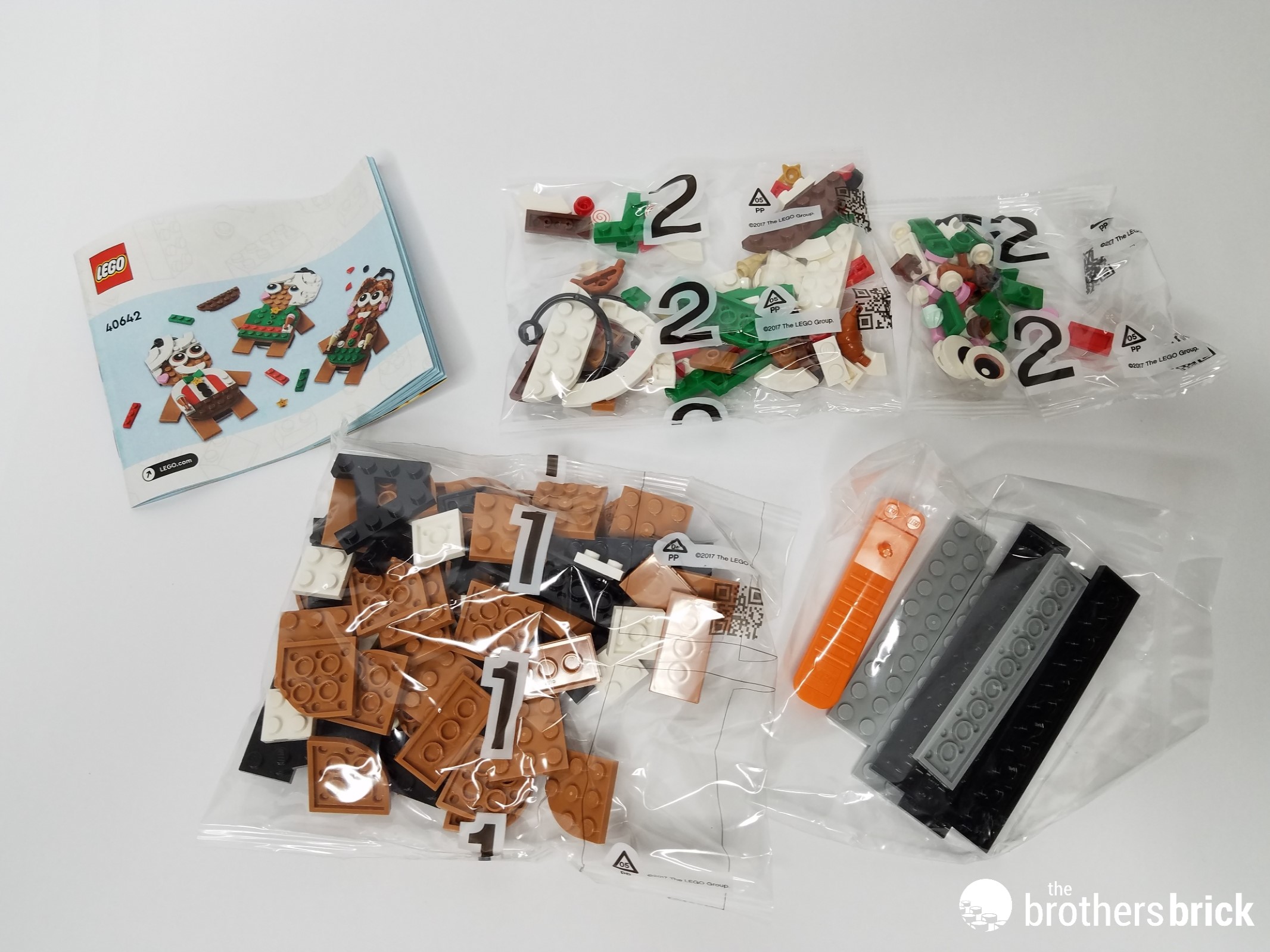 LEGO Icons 40642 Gingerbread Ornaments [Review] - The Brothers