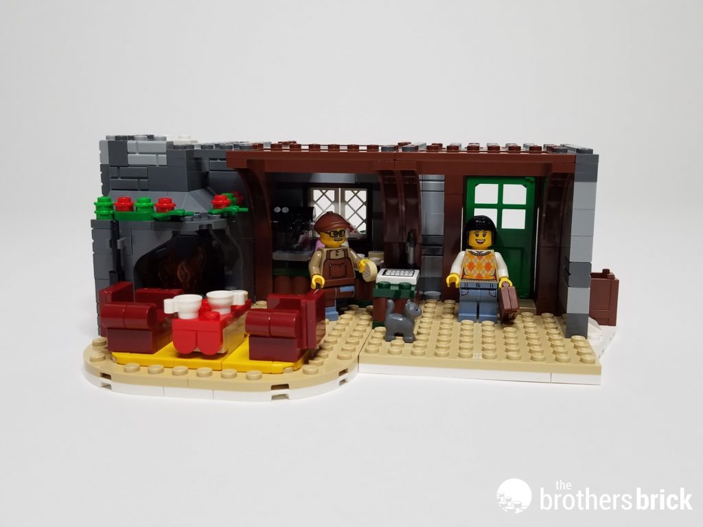 LEGO-Icons-10325-Winter-