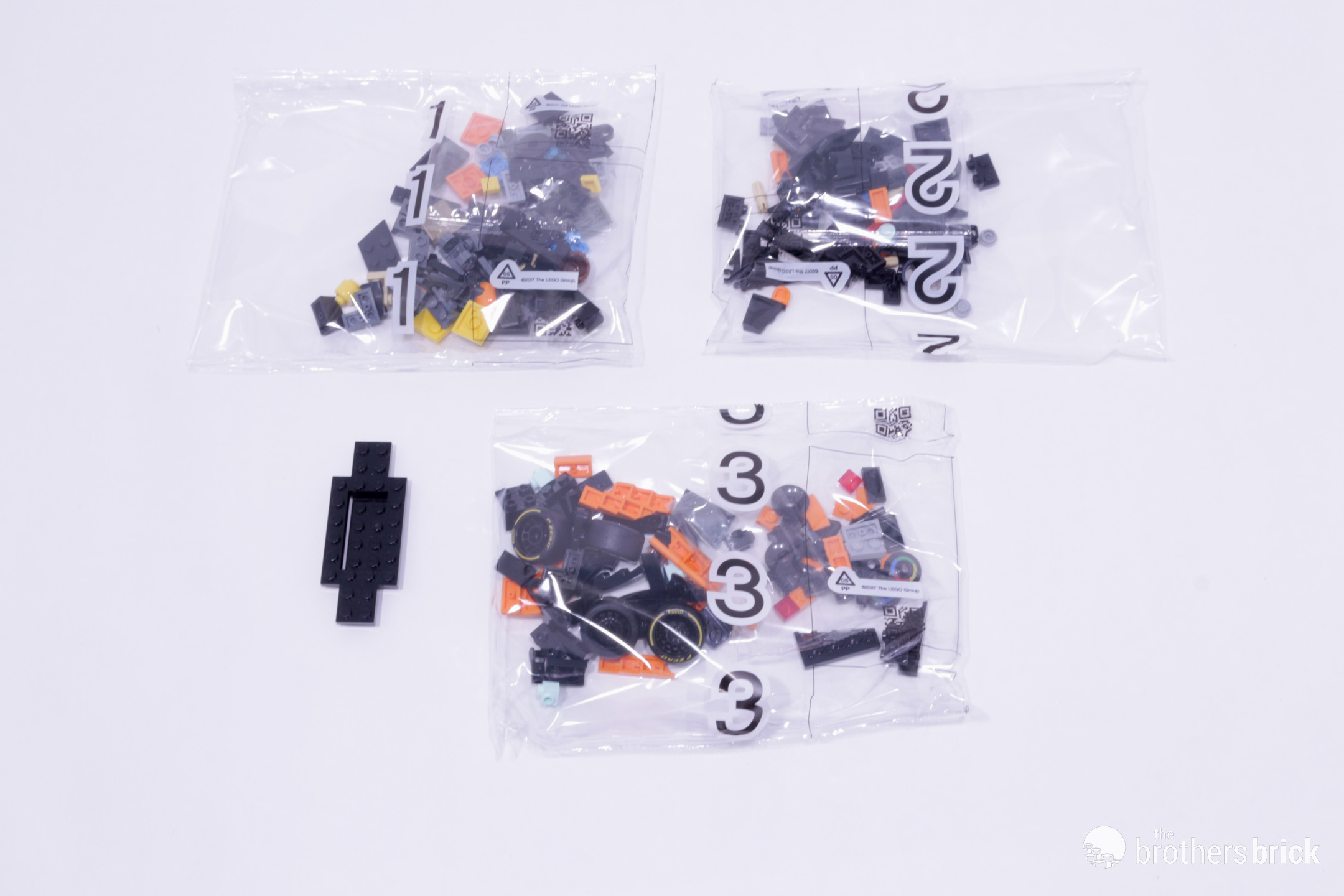 LEGO Speed Champions 76919 McLaren Formula One Race Car: Pretty in