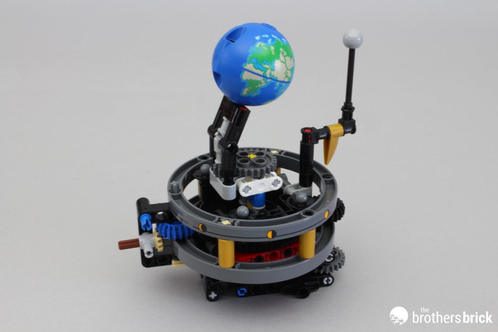 LEGO Technic 42179 Planet Earth and Moon in Orbit - Finally an