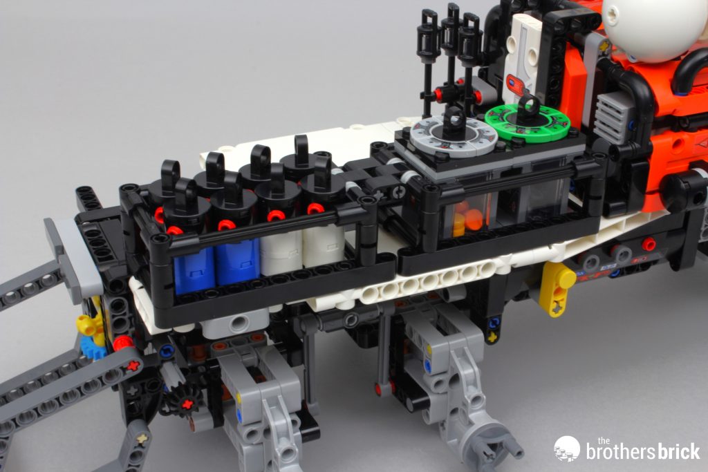 窒素⭐︎　机 LEGO Technic 42180 Mars Crew Exploration Rover - A plethora of