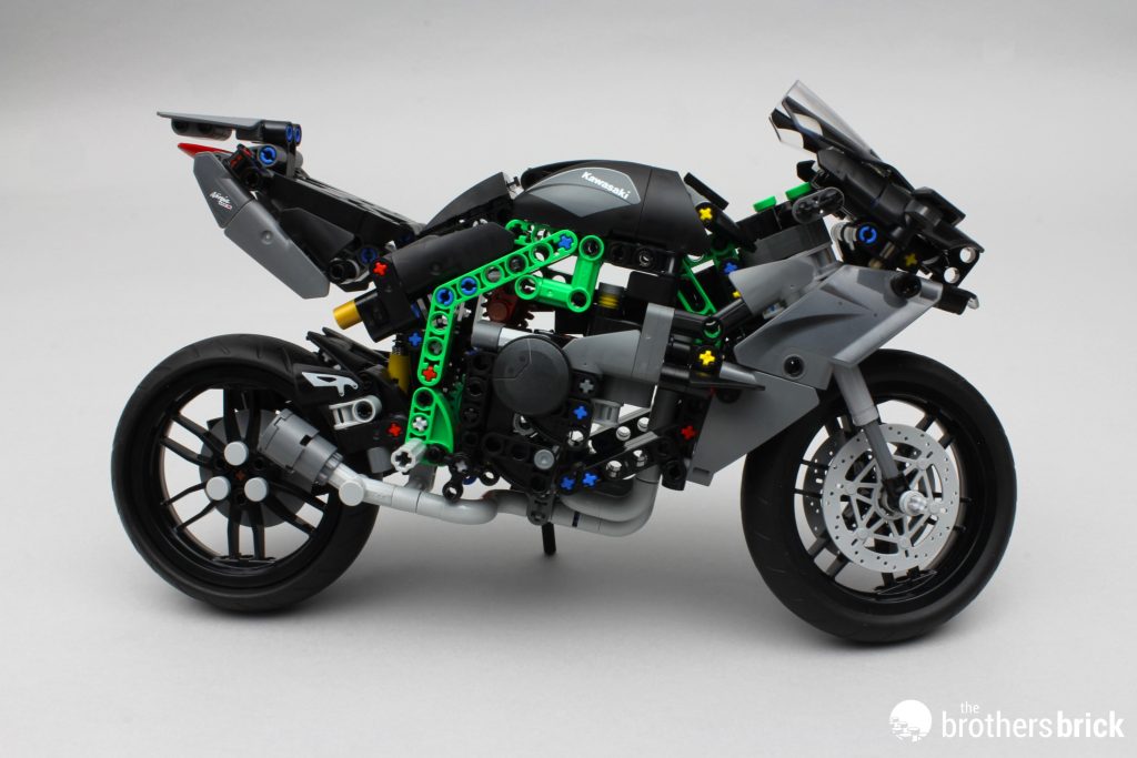 LEGO Technic 42170 Kawasaki Ninja H2R - A silent assassin? [Review