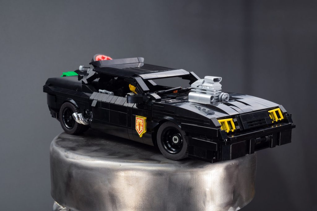 INTERCEPTOR V8！V8！ Mad Max's V8 Interceptor rides again - The Brothers Brick | The