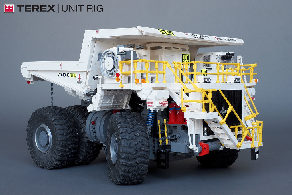 Excavating massive mining machines - The Brothers Brick | The