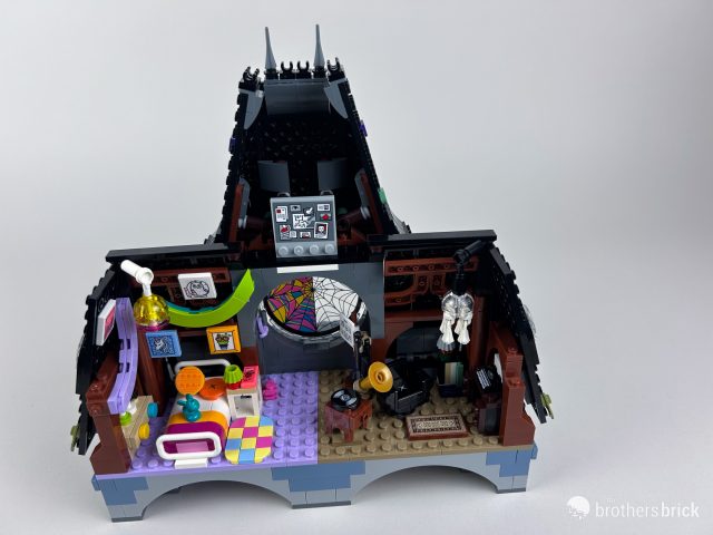 LEGO 76781 Wednesday and Enid Dormroom - TBB Review - RAVN-21