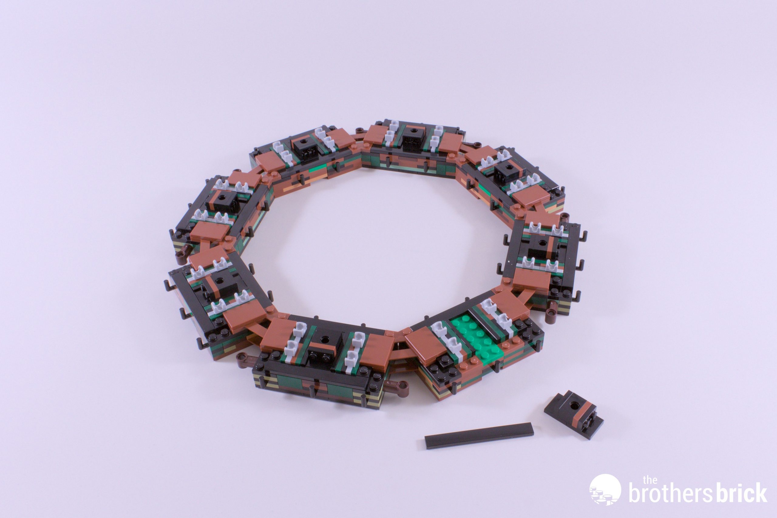 LEGO Icons Botanical Collection 10340 Wreath - deck the halls with