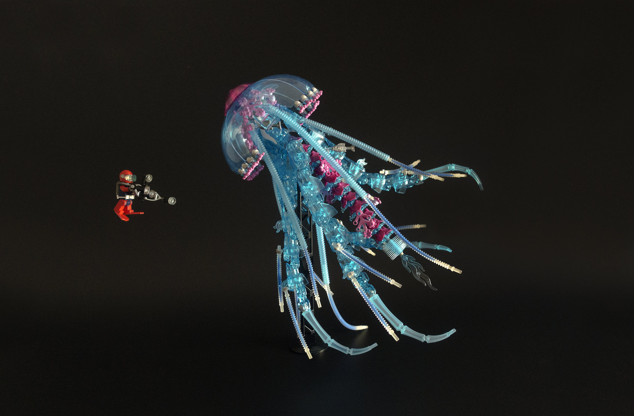 Giant LEGO jellyfish glistens like an undersea jewel - The