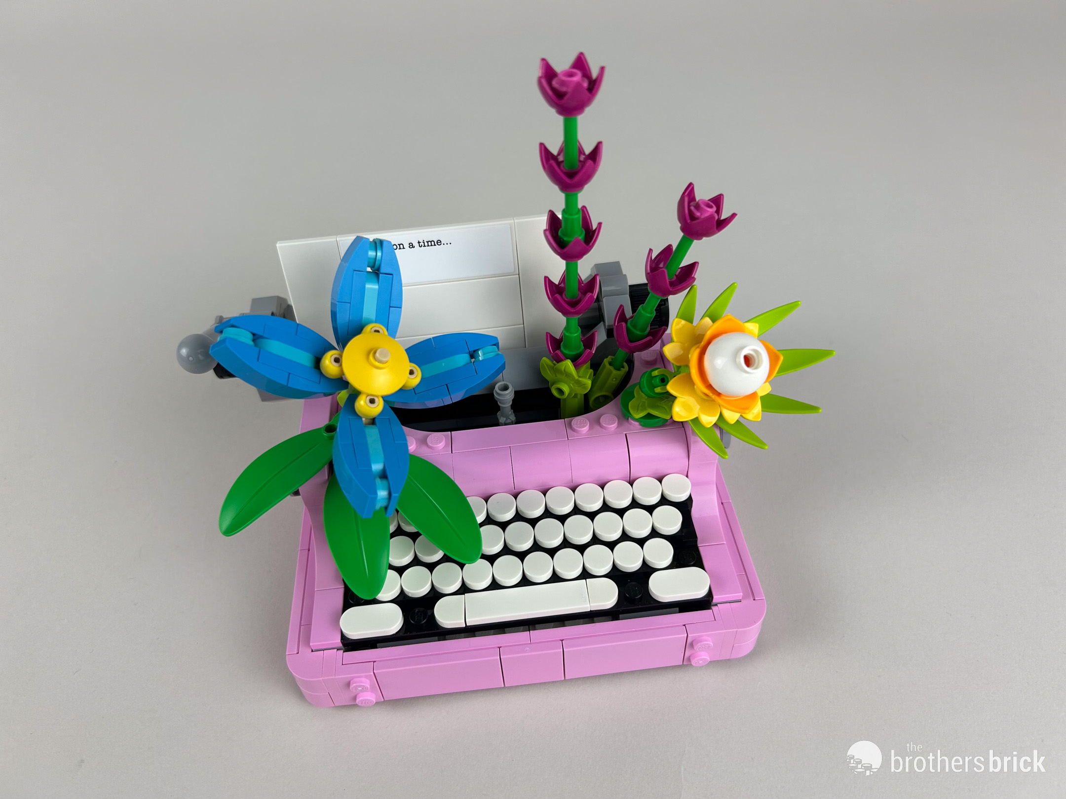 LEGO Creator 3-in-1 31169 Typewriter with Flowers [Review] - The