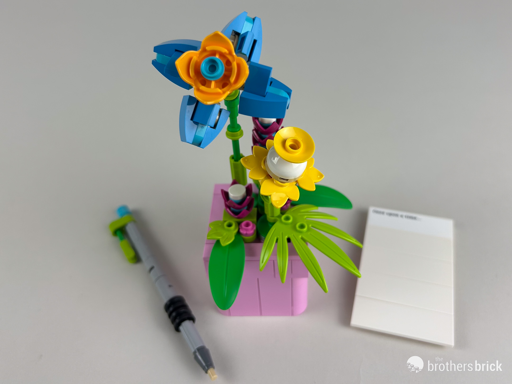 LEGO Creator 3-in-1 31169 Typewriter with Flowers [Review] - The