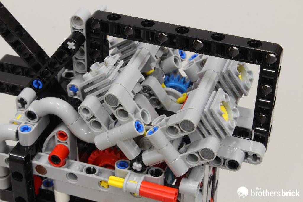LEGO Technic 42202 Ducati Panigale V4 S Motorcycle - More of the