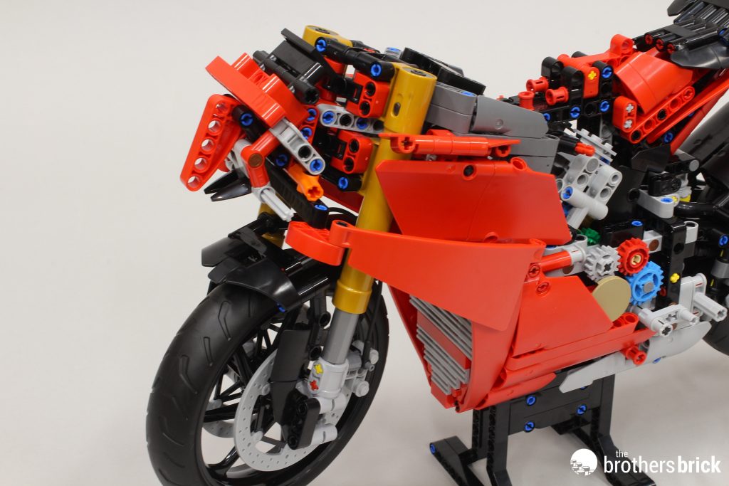 LEGO Technic 42202 Ducati Panigale V4 S Motorcycle - More of the