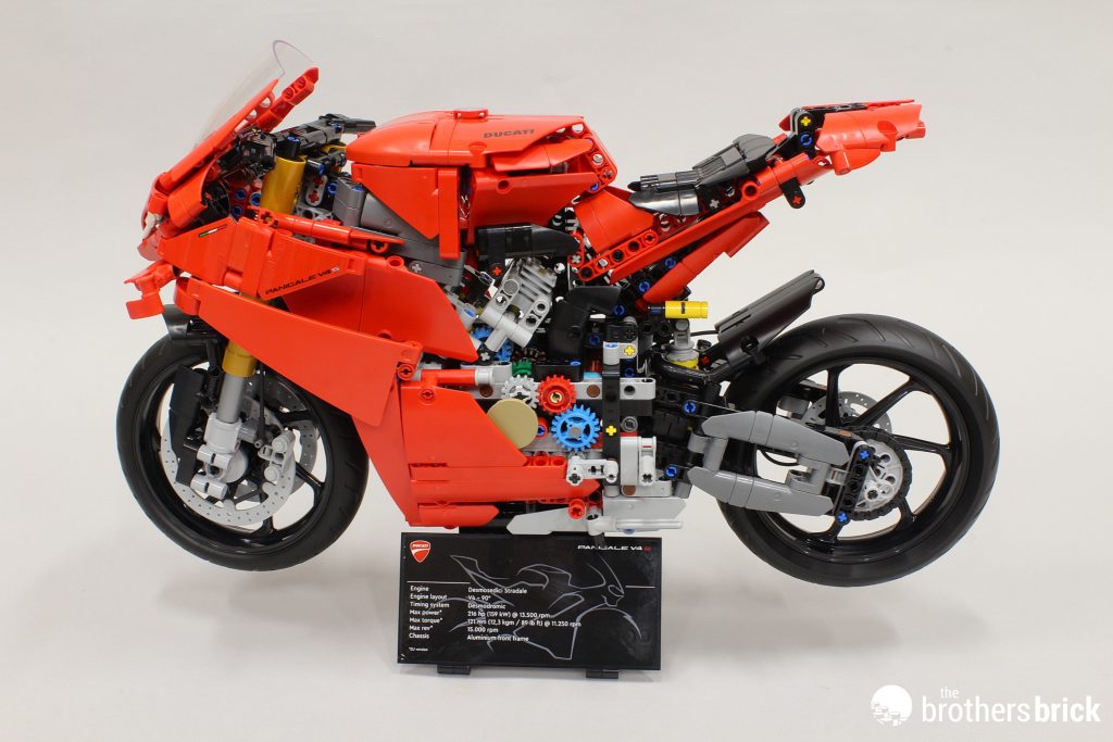 LEGO Technic 42202 Ducati Panigale V4 S Motorcycle - More of the
