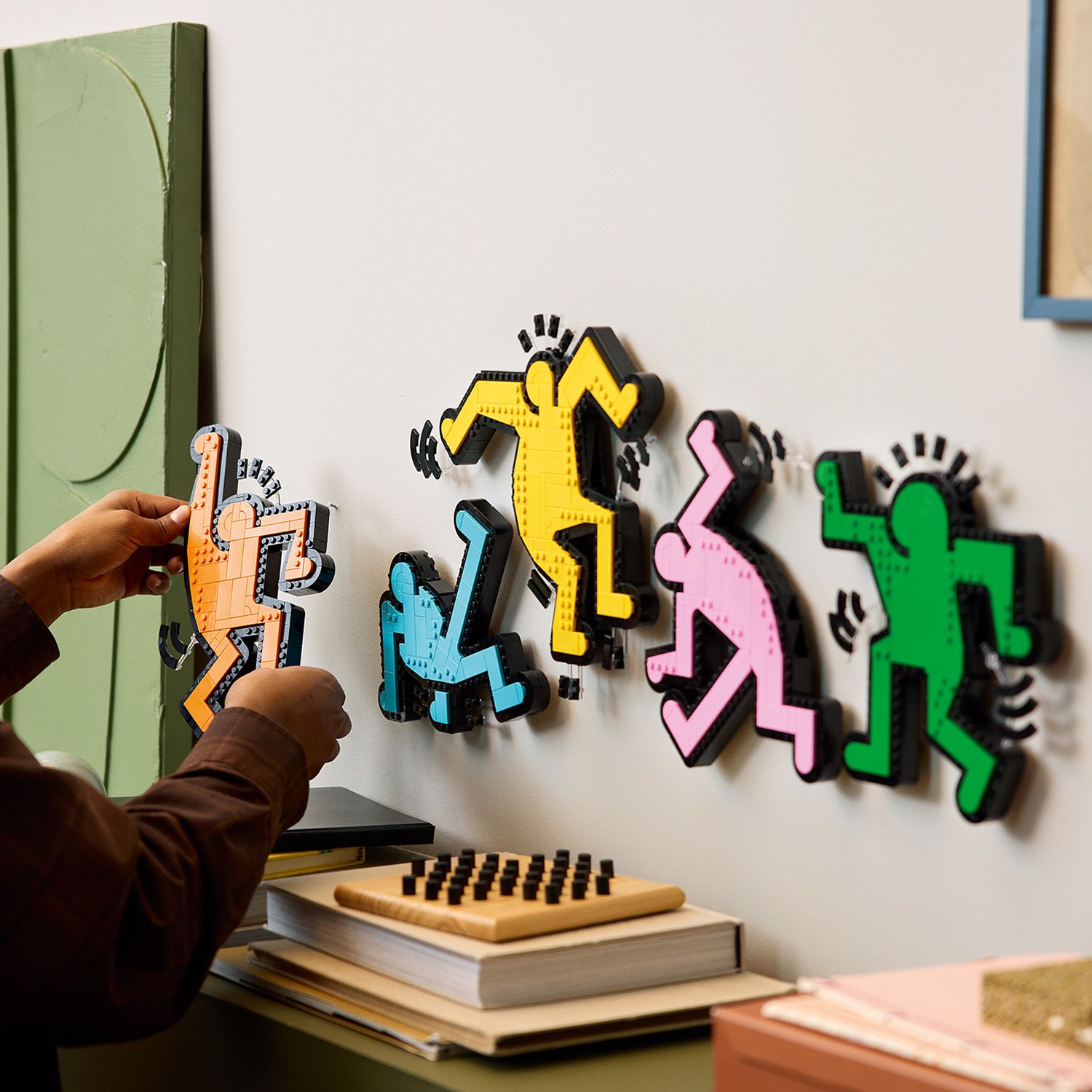 LEGO Art breaks free from the frame with 31216 Keith Haring