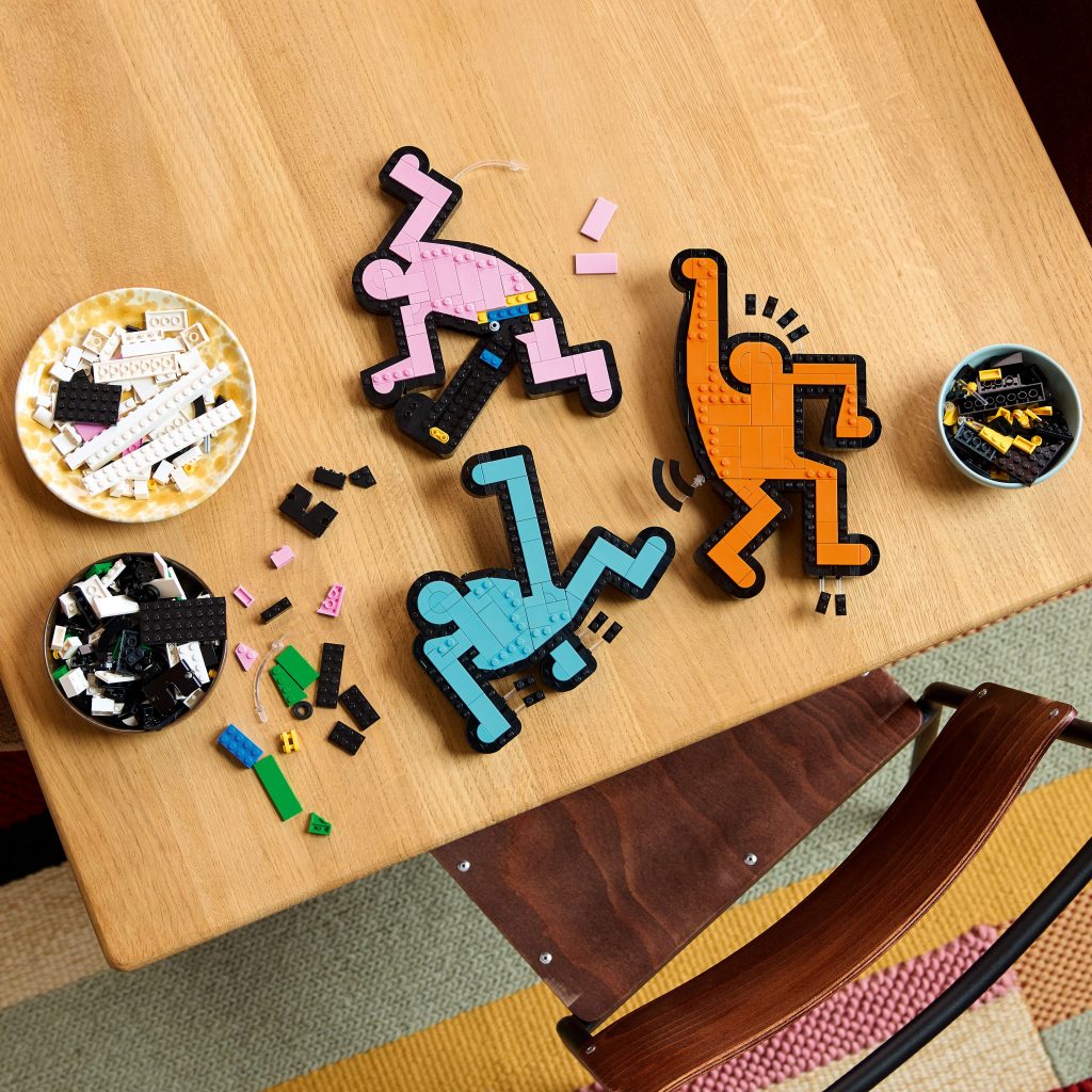 LEGO Art breaks free from the frame with 31216 Keith Haring