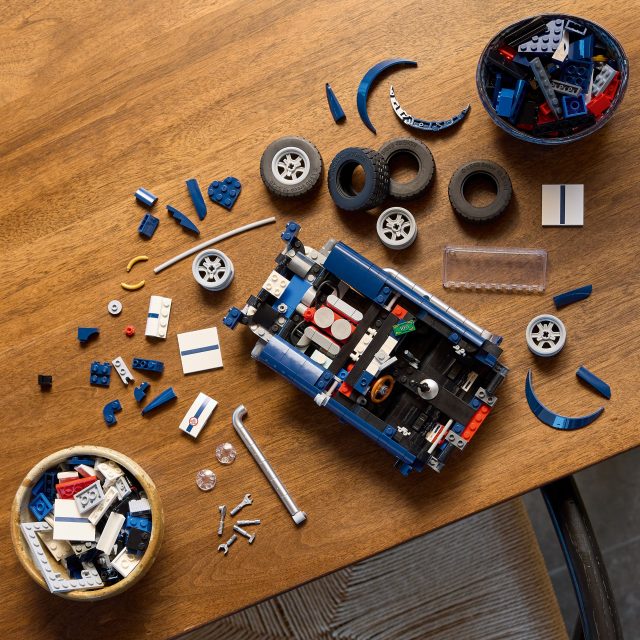 トモページ Sixties cool meets serious horsepower with LEGO Icons 10357 Shelby