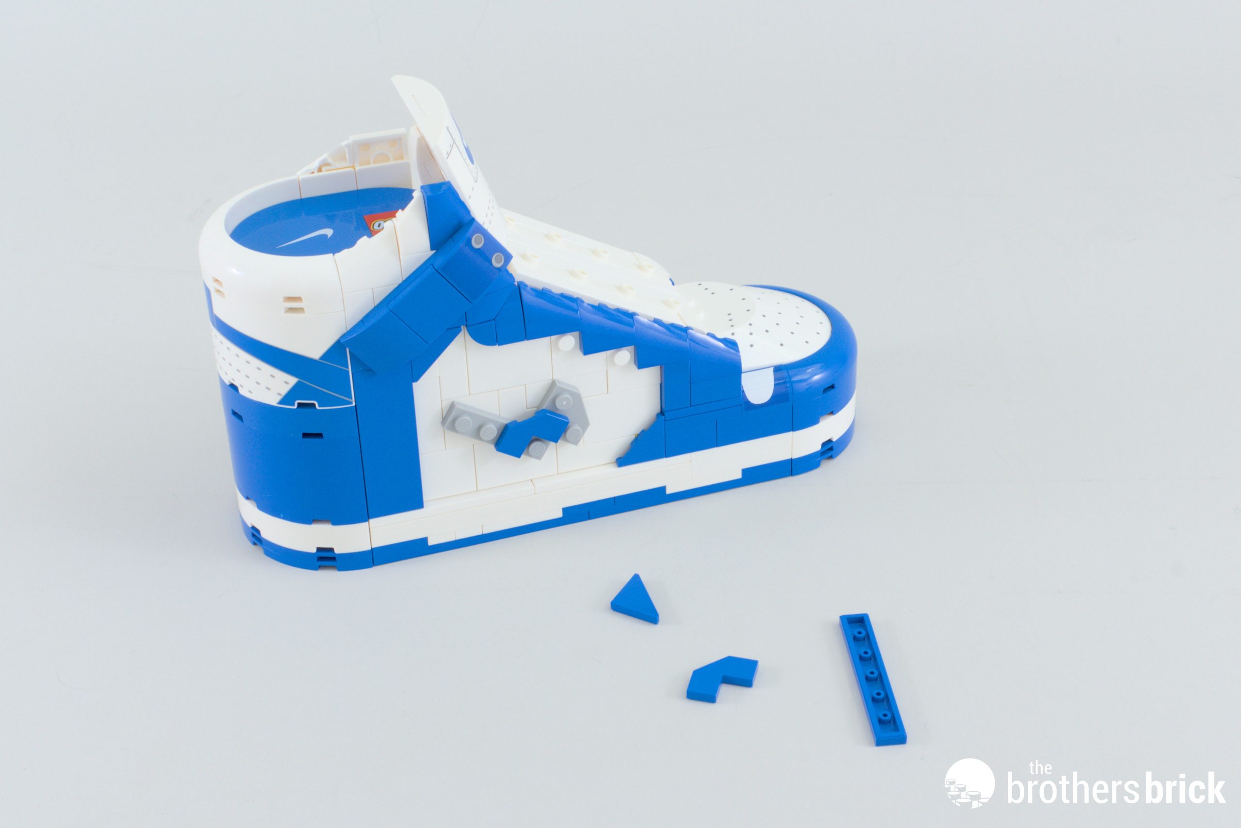 LEGO Nike 43008 Nike Dunk: does the swoosh swish? [Review] - The
