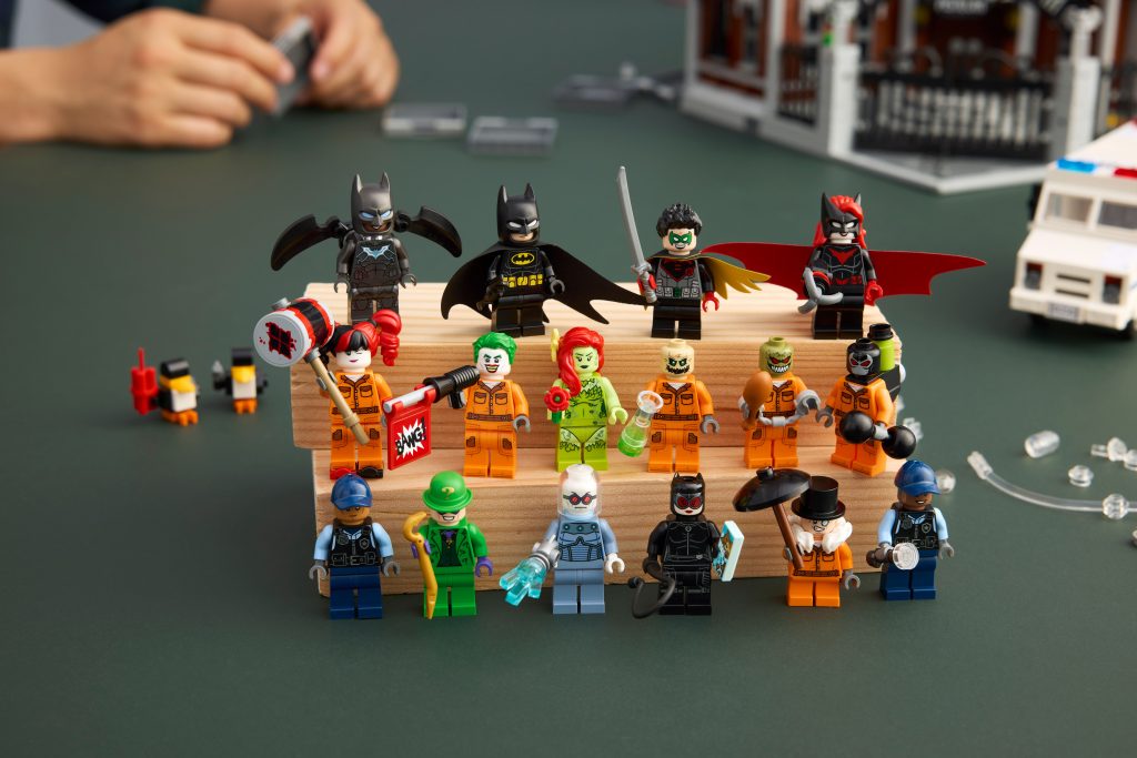 マルコポーロさま LEGO Gotham City expands with 16-minifigure-strong 76300 Arkham