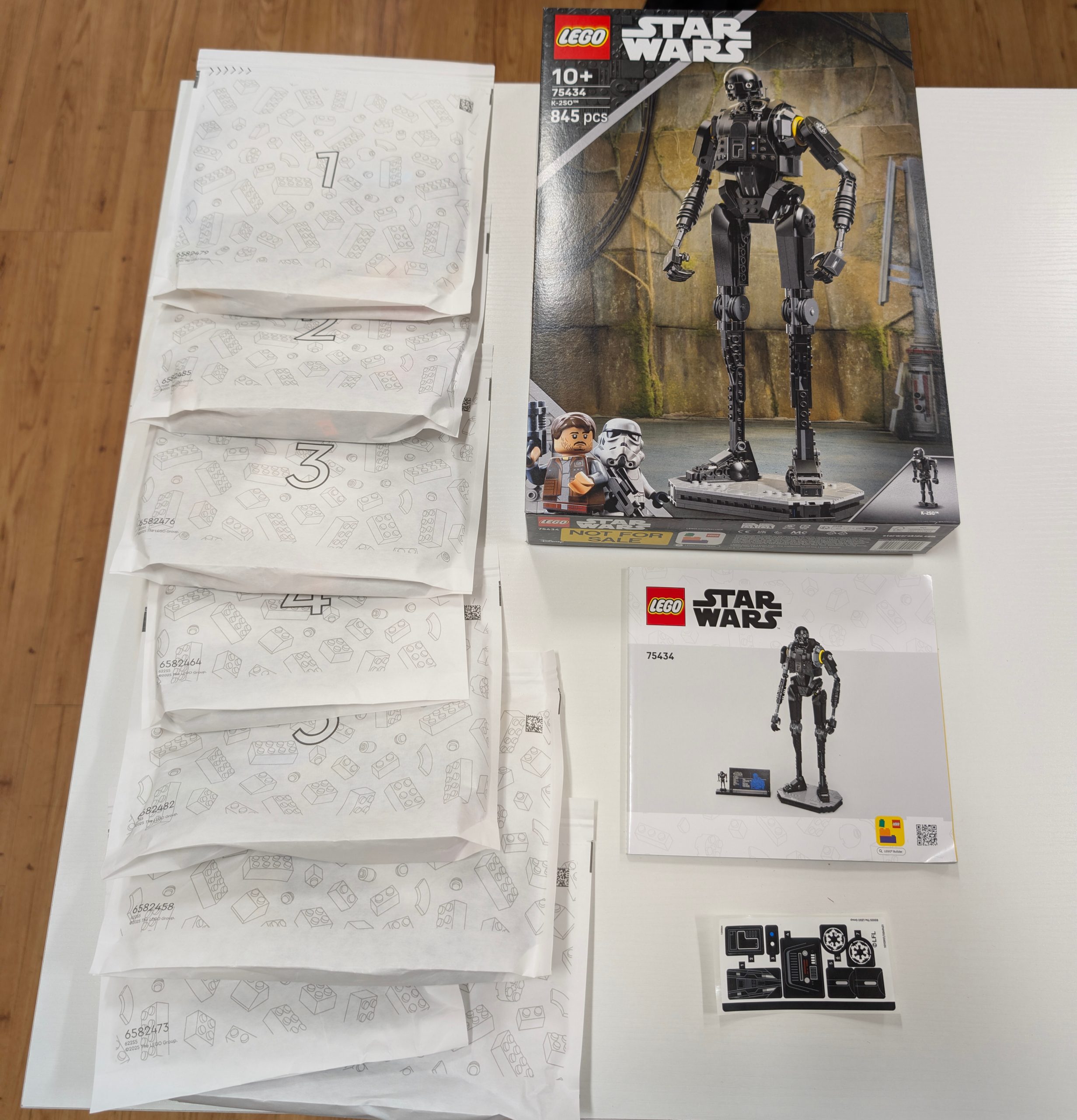 LEGO Star Wars 75434 K-2SO Security Droid - Good enough to parade