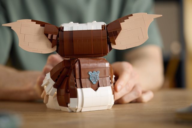 Gremlins' beloved mogwai is back in bricks! LEGO Ideas 21361 Gizmo
