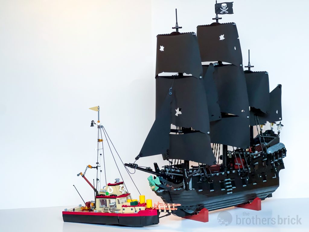 LEGO Icons 10365 Captain Jack Sparrow's Pirate Ship - A shiny