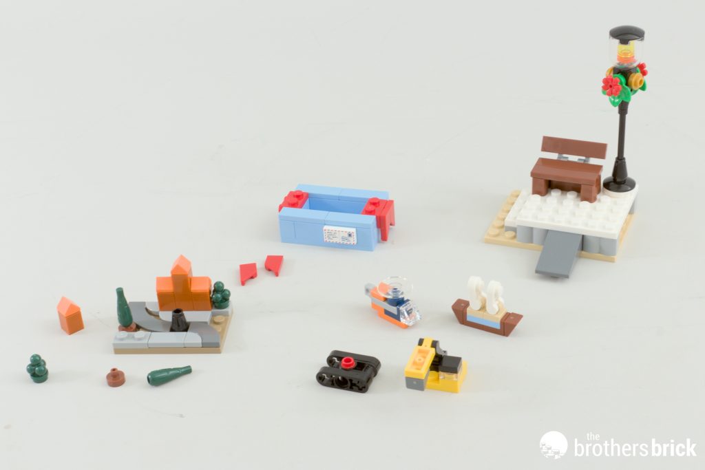 LEGO Icons 10361 Holiday Express Train: all I want for Christmas is ...