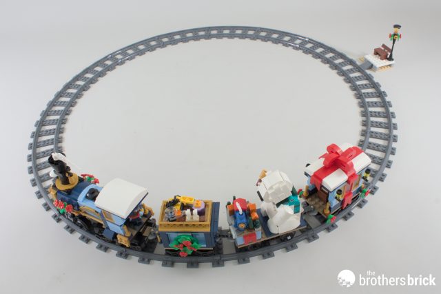 LEGO Icons 10361 Holiday Express Train: all I want for Christmas is ...