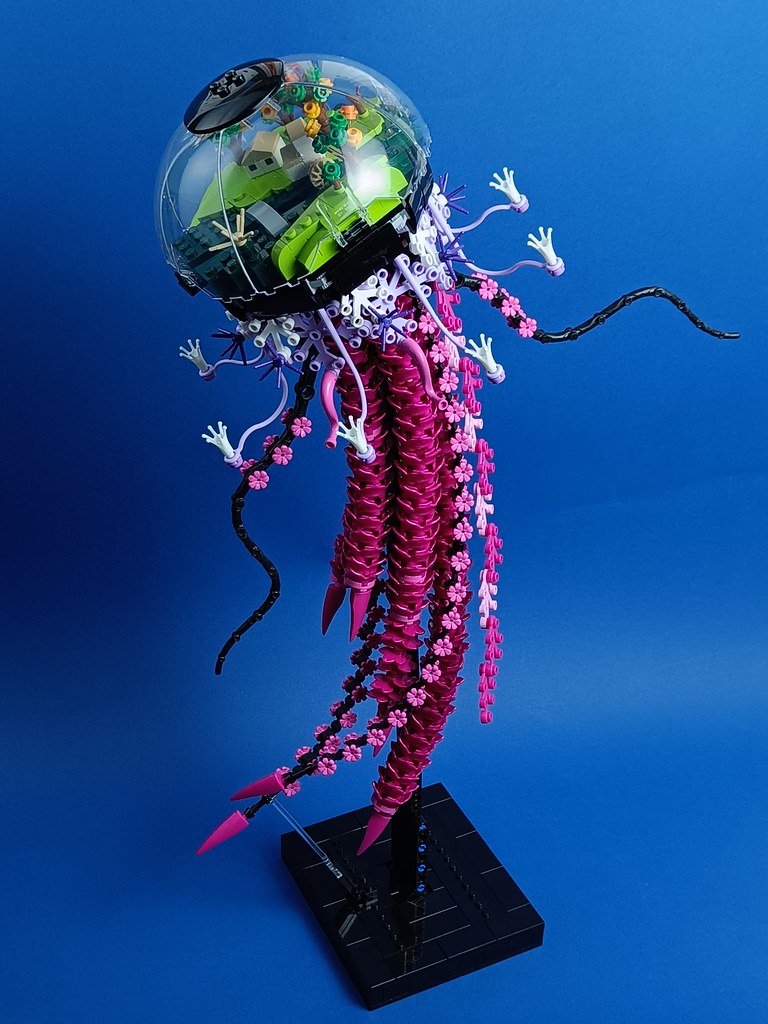 A world within a Jellyfish - The Brothers Brick | The Brothers Brick