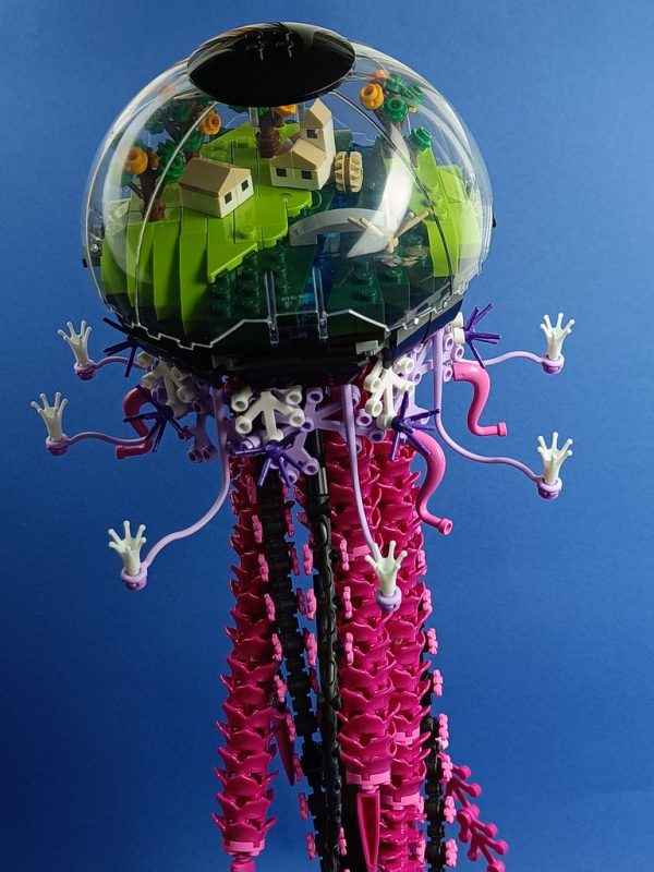A world within a Jellyfish - The Brothers Brick | The Brothers Brick