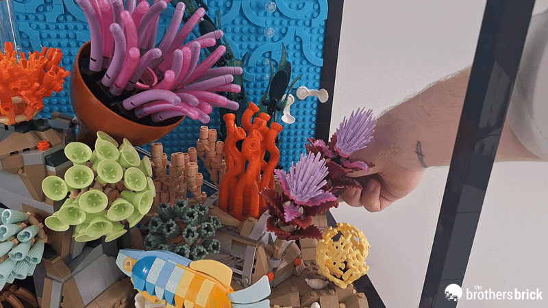 LEGO Icons 10366 Tropical Aquarium: deep-dive into the world of re