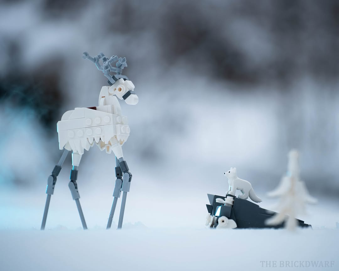 The little fox and the white reindeer - The Brothers Brick | The