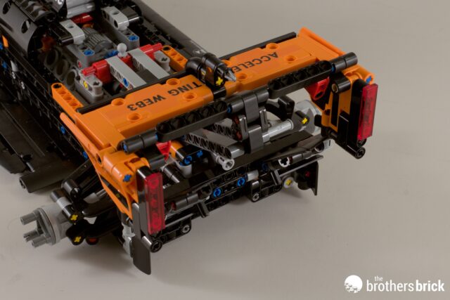LEGO Technic 42228 McLaren F1 Team MCL38 TBB Review 7285of 0044 640x427