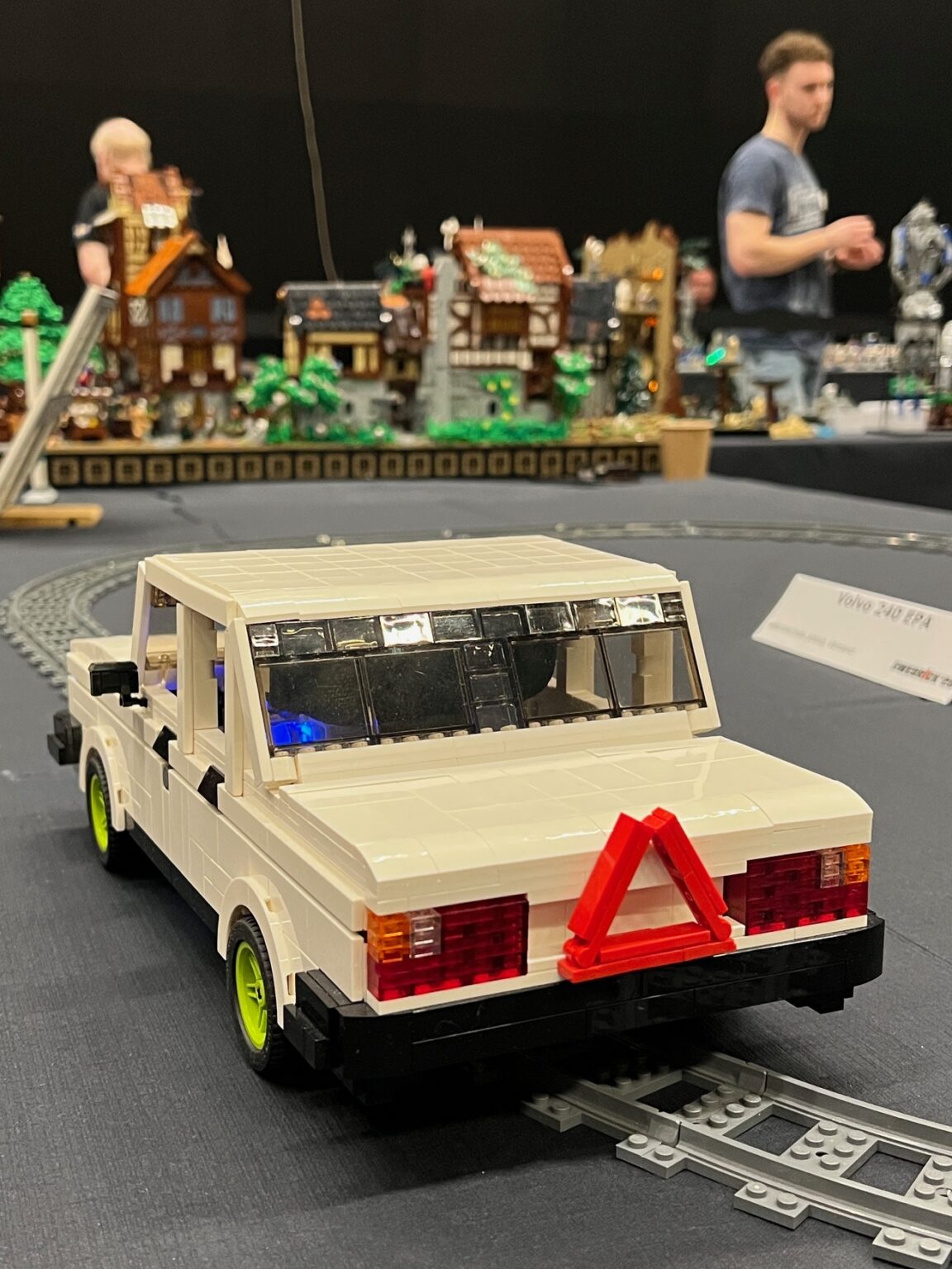 Peter_Rohr_EPA_traktor_2 - The Brothers Brick | The Brothers Brick