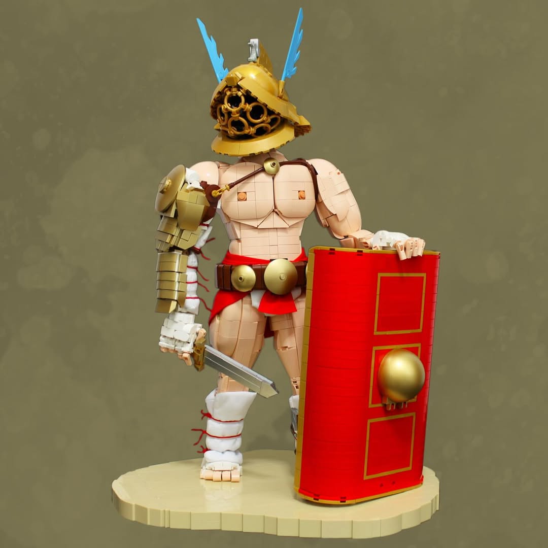 Aren’t you glad(iator) to see this epic LEGO warrior?