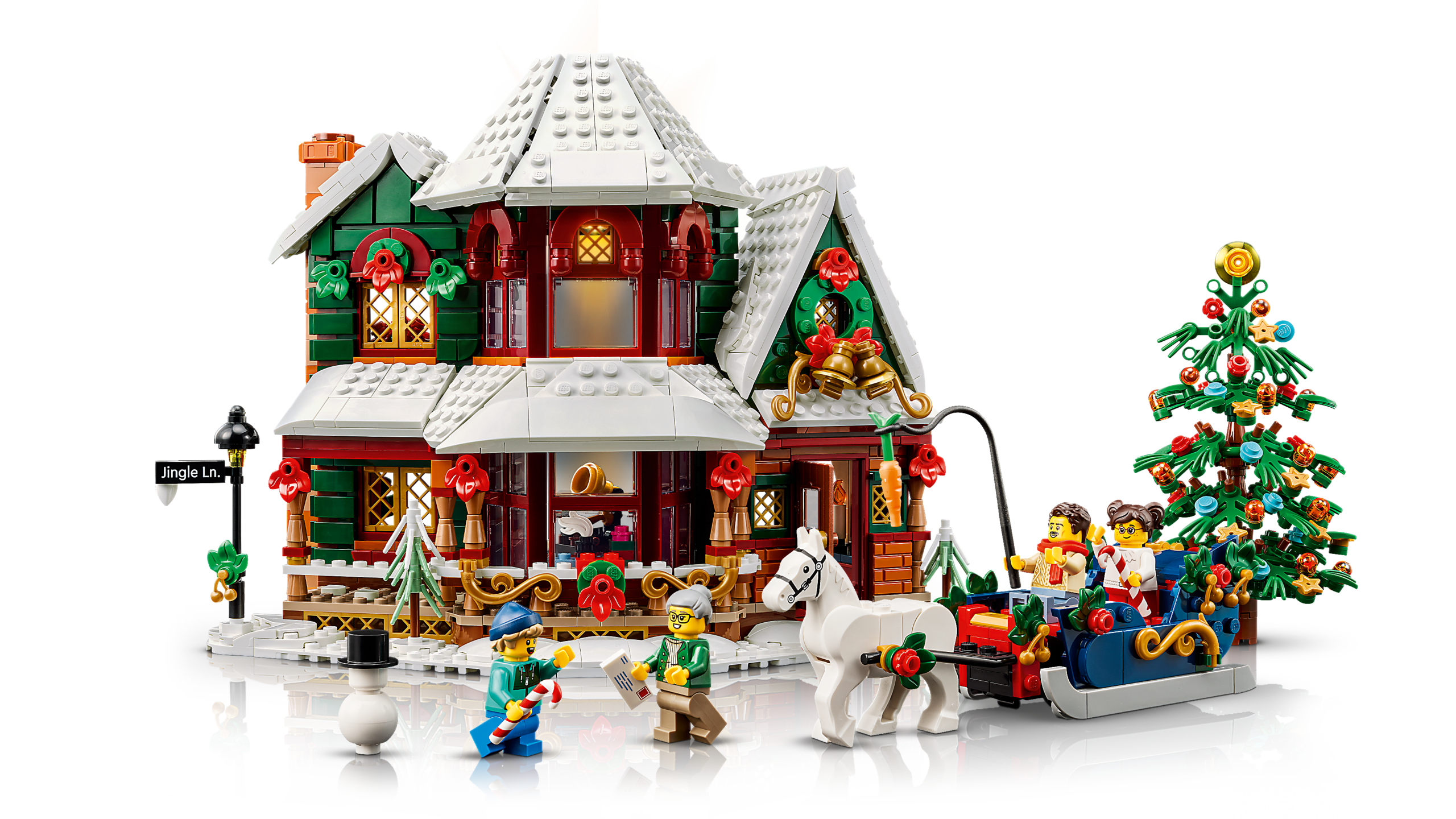 LEGO expands Winter Village Collection with 11387 Holiday House [News]
